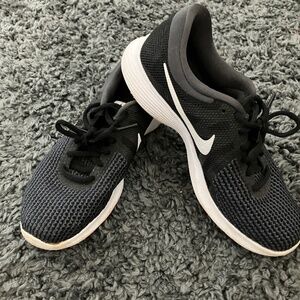 Women’s Nike sneakers